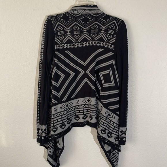 EVERLY Open Cascade Cardigan - Picture 6 of 6